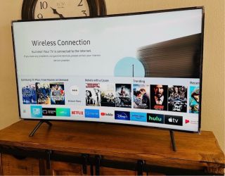 Samsung 55” CURVED TV