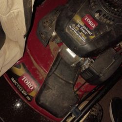 Toro 22" Recycler Lawn Mower W/ Grass Catcher Gas Powered