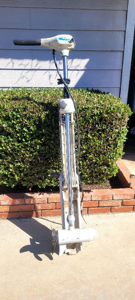 Outboard Motor 12 Volt. MotorGuide Varimax . 55 Lbs See Description Please..
