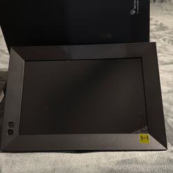 Nixplay 10.1-inch Smart Digital Photo Frame 