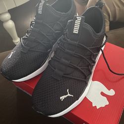 Womens 7 New Shoe