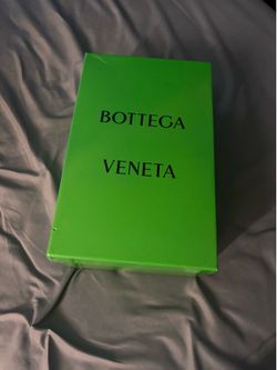 Bottegas Veneta Orbit Black
