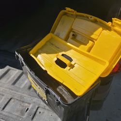19" plastic tool box