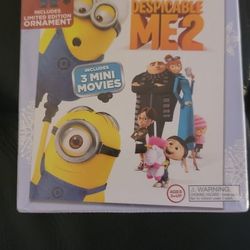 $15 BLU RAY MOVIE HOLIDAY GIFT SET. NEW IN PACKAGEDESPICABLE ME 2. BLU RAY / DVD ONLY. NO DIGITAL. $5 OR TRADE FOR A MOVIE TITLE I DO NOT ALREADY OWN.