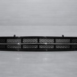 Fits 2014–2019 Chevrolet Corvette C7 	•	OEM / Factory GM grille