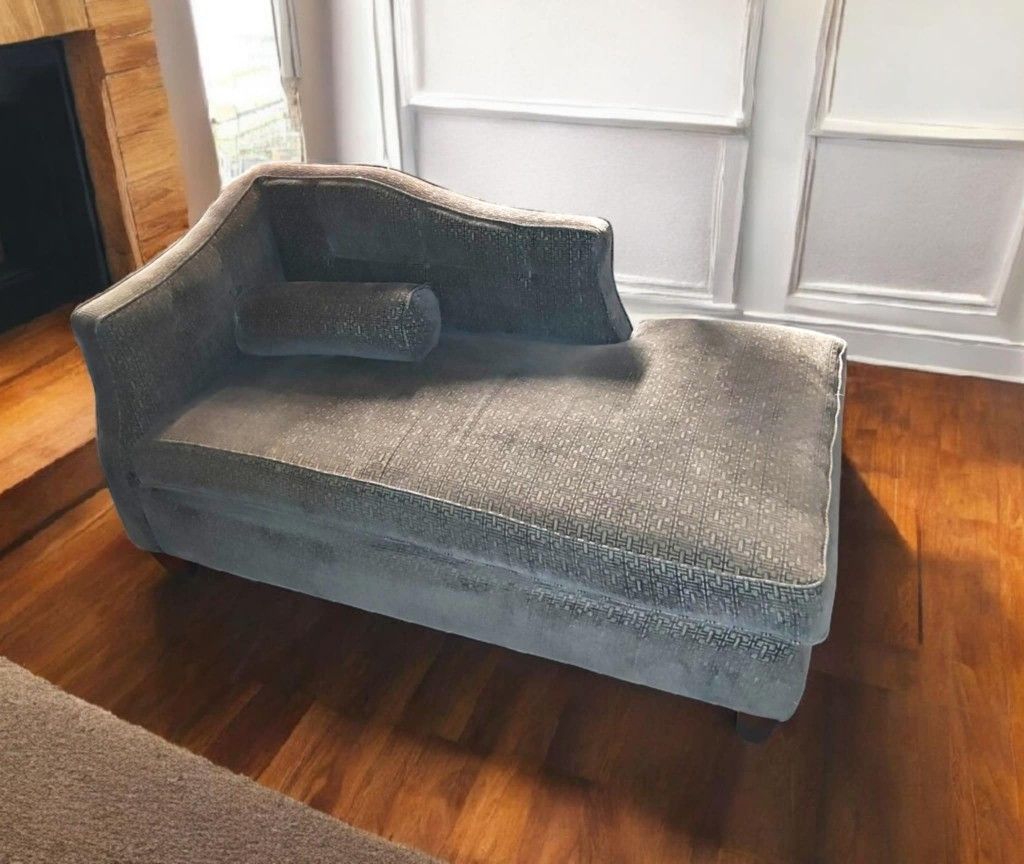 La z Boy Chaise Lounge Sofa Grey