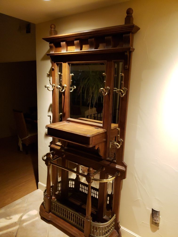 Solid oak coat rack with mirrors