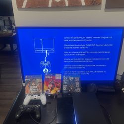 PlayStation 4, 2 Controllers, 4 Games 