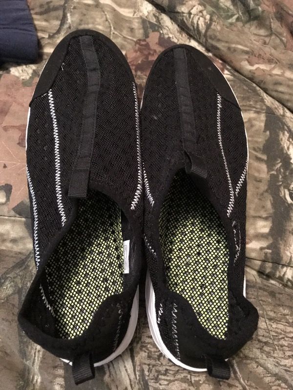 Men's water shoes