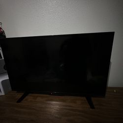 40” INSIGNIA ROKU TV 