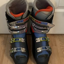 Salomon XWAVE Ski Boots  Size 12.5 / 29.5 / 335mm Great Condition