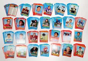1971 Vintage Topps Football | LOT of 159 Cards | Various cards & conditions