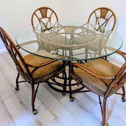 Dining Room Table & 4 Chairs