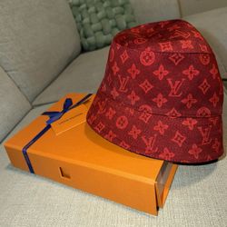 Lv Bucket Hat 