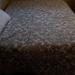 Queen Bed Memory Foam 14  Inch.