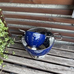 Mason nesting colanders