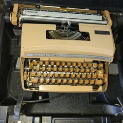 Vintage Smith Corona Coronet Typewriter 