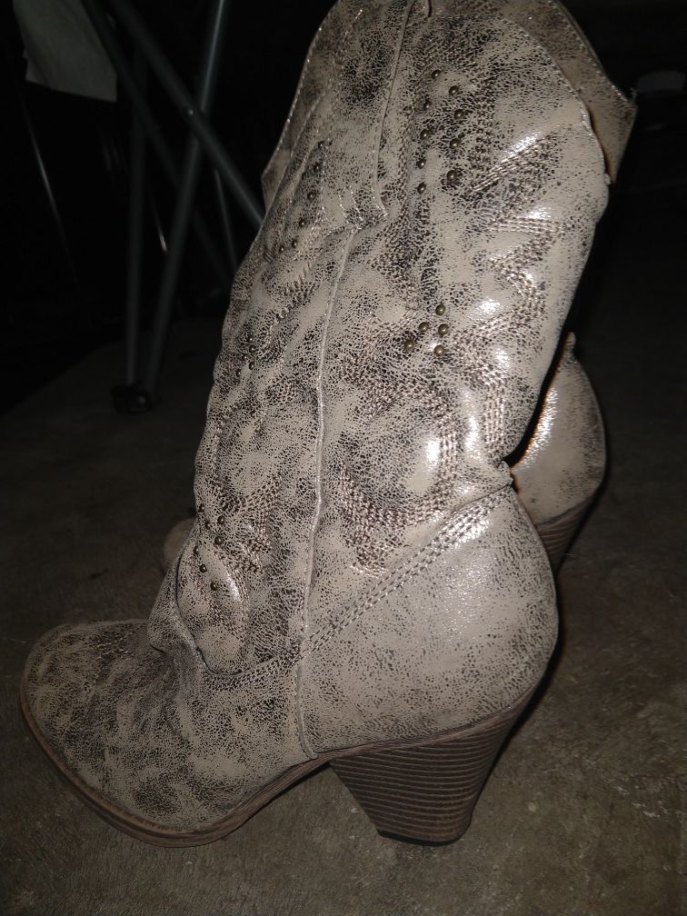 boots sz 8m