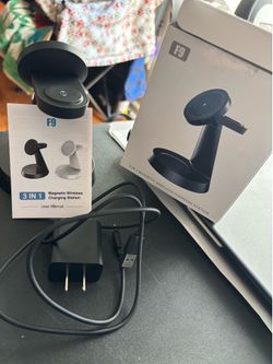 3 in 1 Magnetic Wireless Charging Station