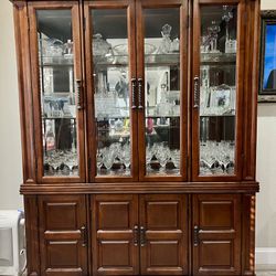China Cabinet Hutch Buffet Excellent Condition Service And 