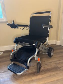 Like-New Air Hawk Folding Power Chair - Full Kit & Extra Accessories