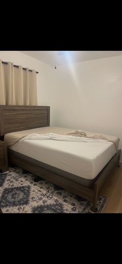 Queen bed WITH mattress AND matching nightstand