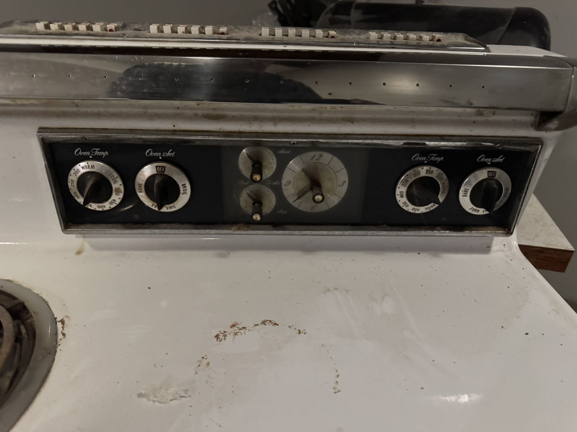 G E electric stove