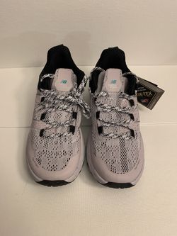 New Balance Women's Fresh Foam Hierro V5 Trail Running Shoe Sz 9