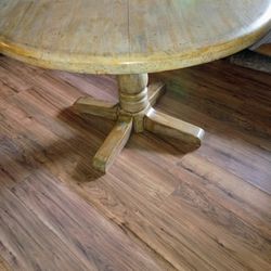 Ethan Allen Heirloom Farm 48 Inch  Dinner Table