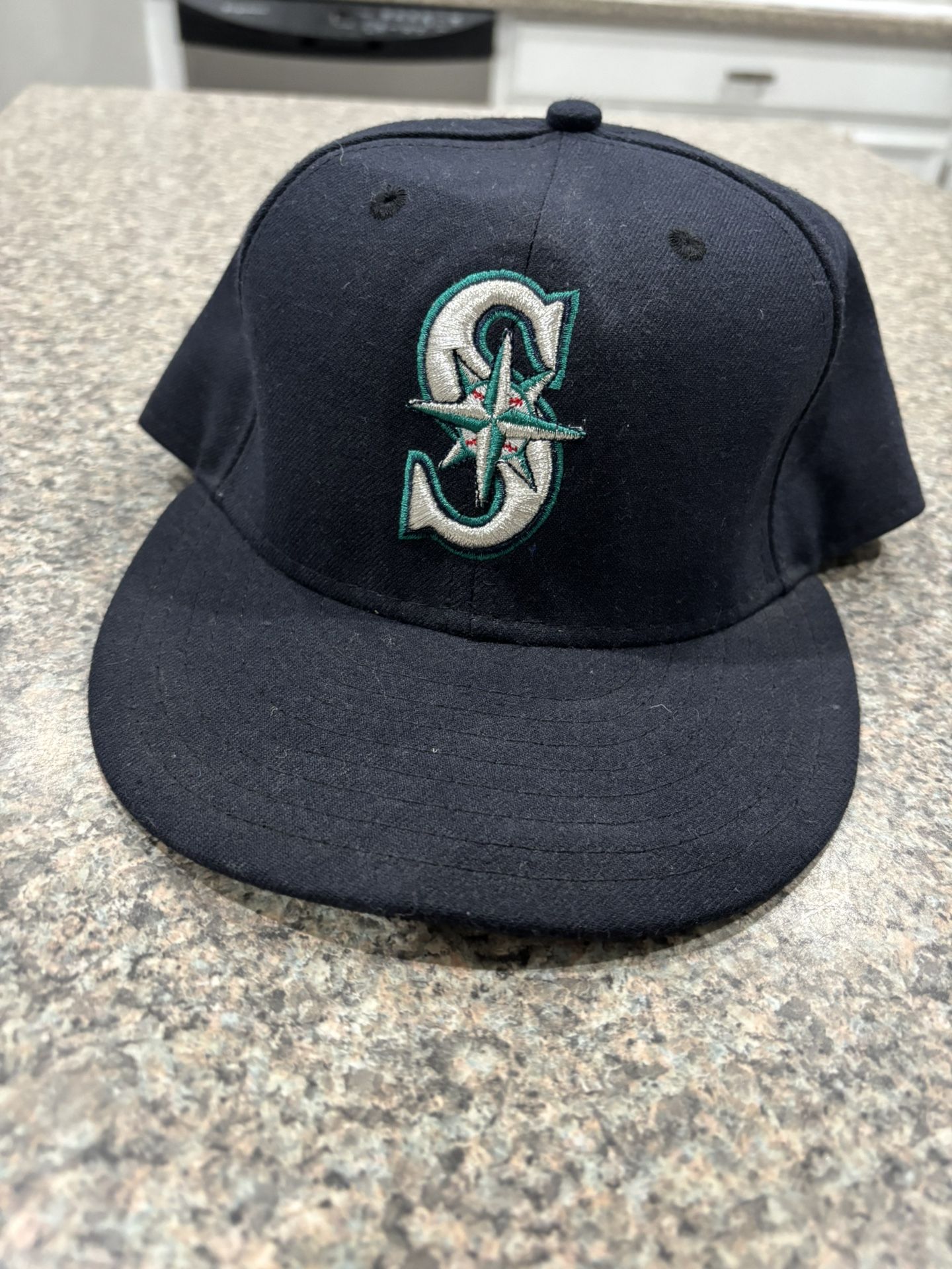 Fitted Seattle  Mariners Fitted Cap - Size 7 1/4
