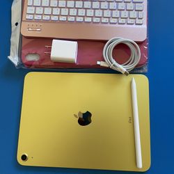 256gb Apple IPad 10th Generation (10.9” Liquid Retina / Latest 2022 model) with pen, keyboard, case & Accessories (warranty 10/ 2024)