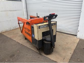 Forklift battery changer
