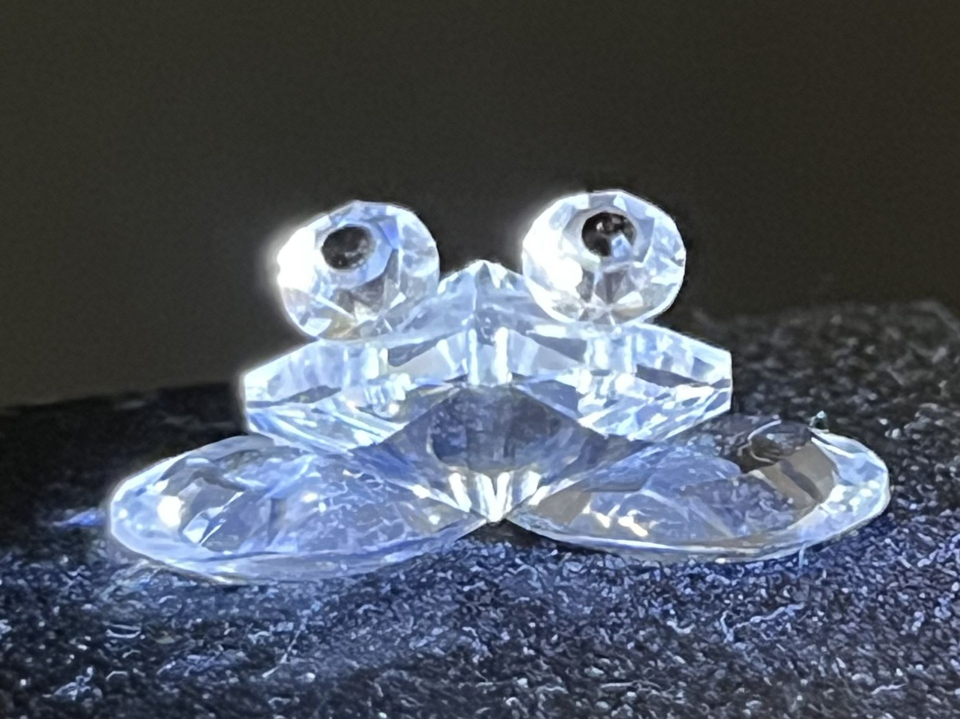 Vintage 1990s Faceted Crystal Frog Figurine, 0.5x1.5”
