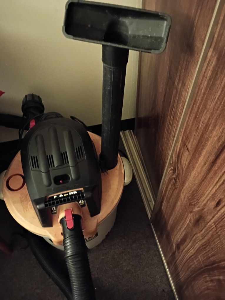 Multiple Colors Ridgid Wet And Dry Vac Shop It Has No Tires It's Still Works