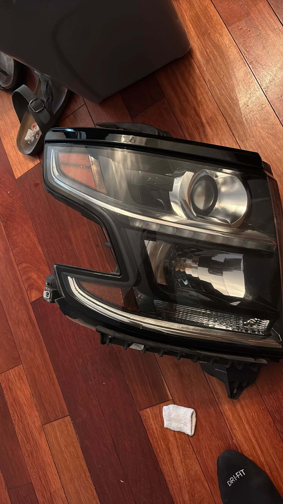 Headlight Assembly With Ds3 Bulbs Included