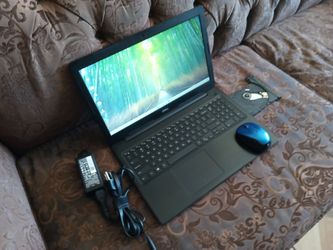 Laptop Dell Inspiron 5570-core i5-8gb ram-128gb HD SSD solid- good for stud-ents