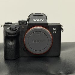 Sony a7III in excellent condition