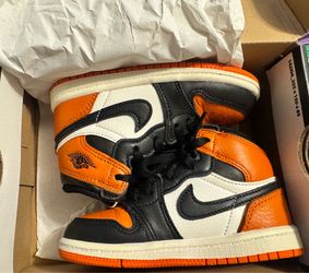 Air Jordan Retro 1 High OG (Toddler 8c)