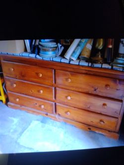 Vtg Wood Bedroom Set / Dresser and 2 Nite Stands