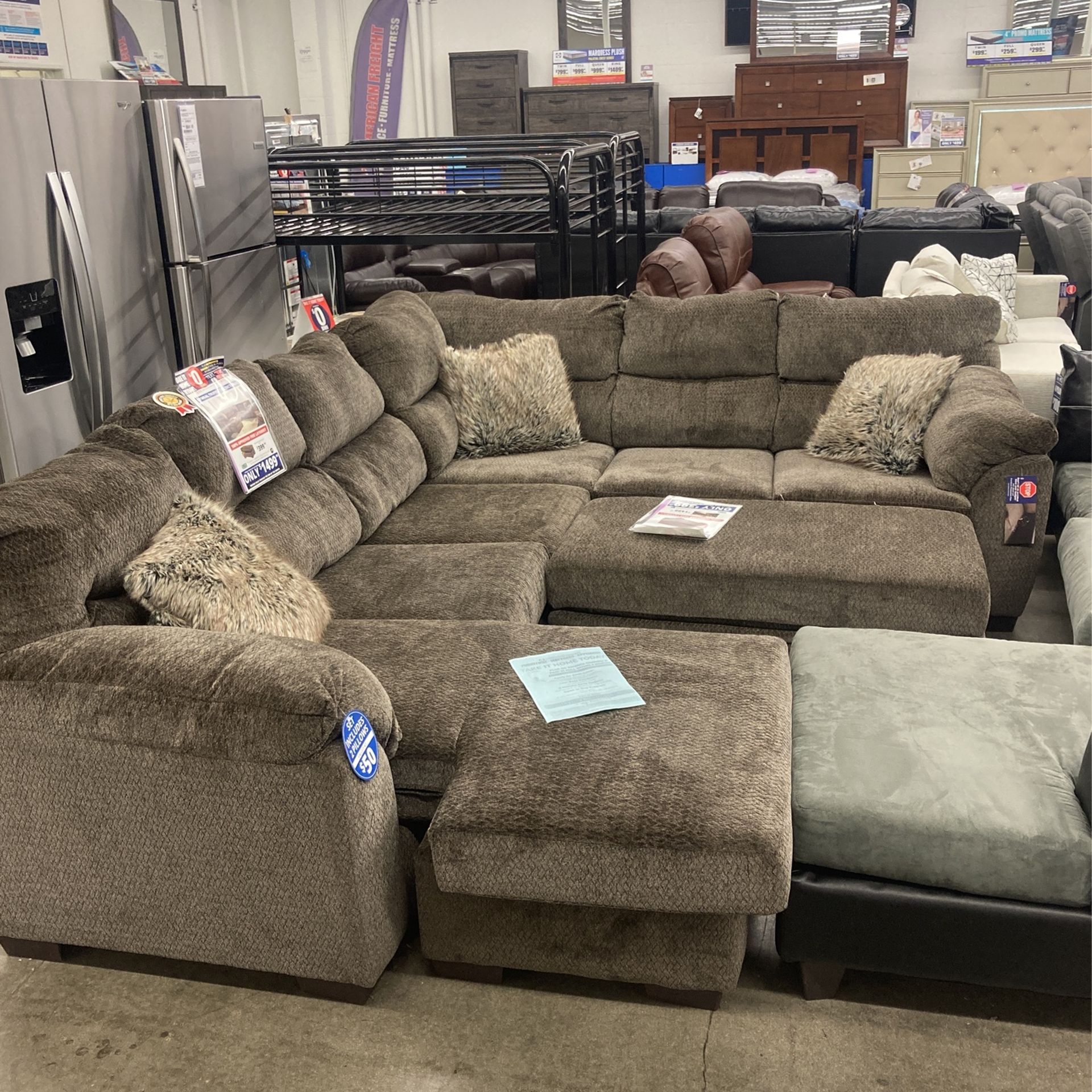 Cymbal truffle 3 PC Sectional
