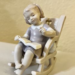 2003 THE VALENCIA COLLECTION PORCELAIN GIRL IN ROCKING CHAIR READING BOOK