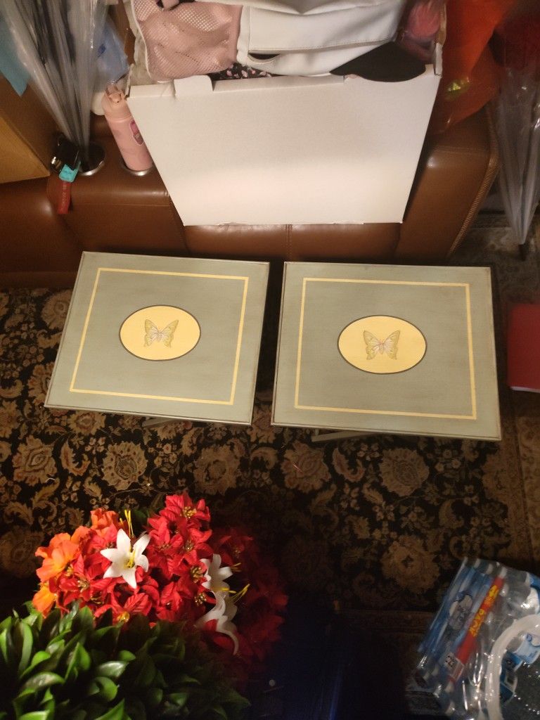 2 Foldable Tables