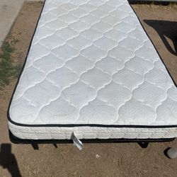 FREE DELIVERY: Twin Bed