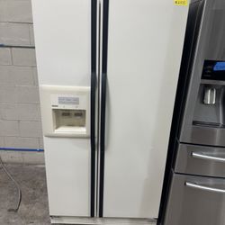 Kenmore Side By Side Refrigerator $250