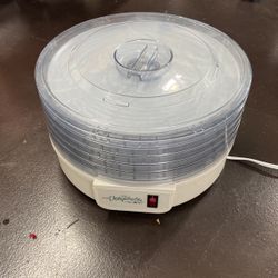 Dehydrator