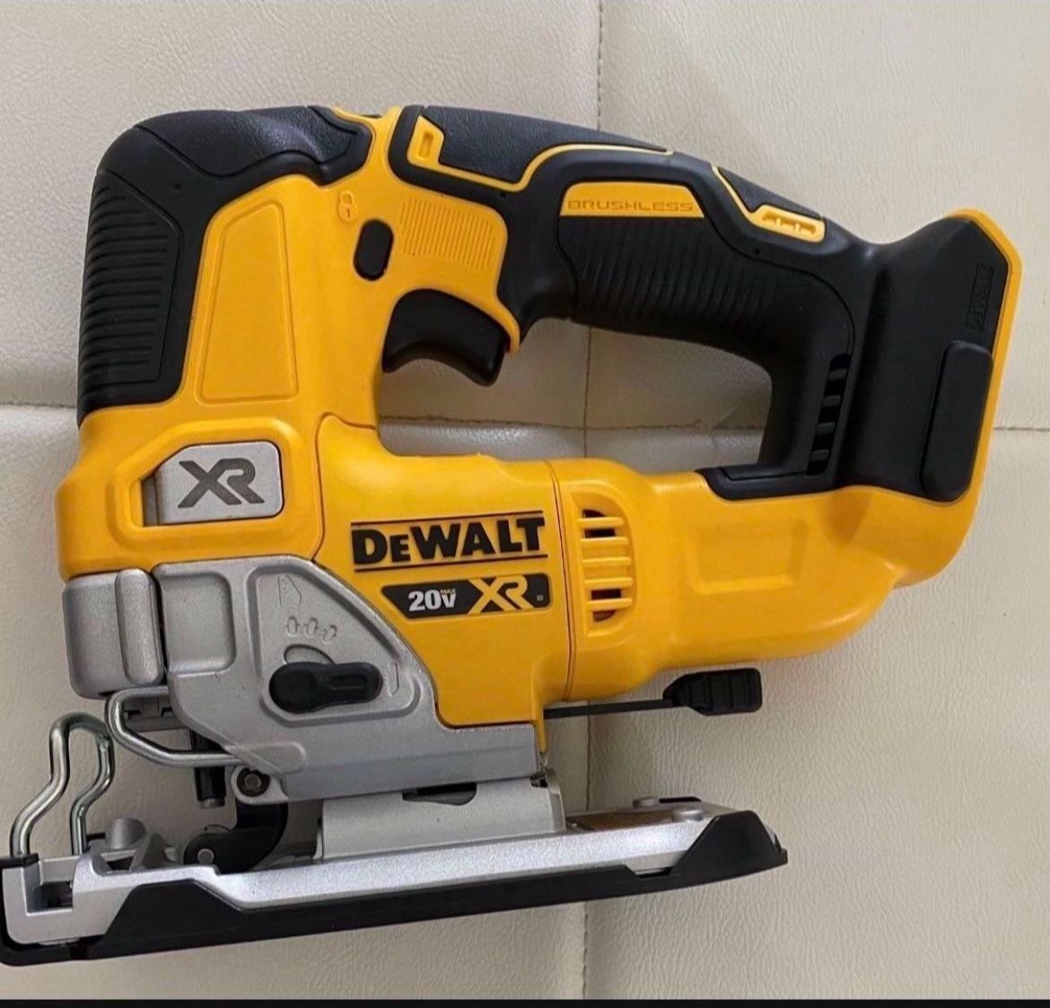 DEWALT 20-Volt MAX XR Cordless Brushless Jigsaw (Tool-Only)