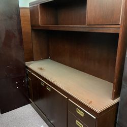 Credenza With Hutch
