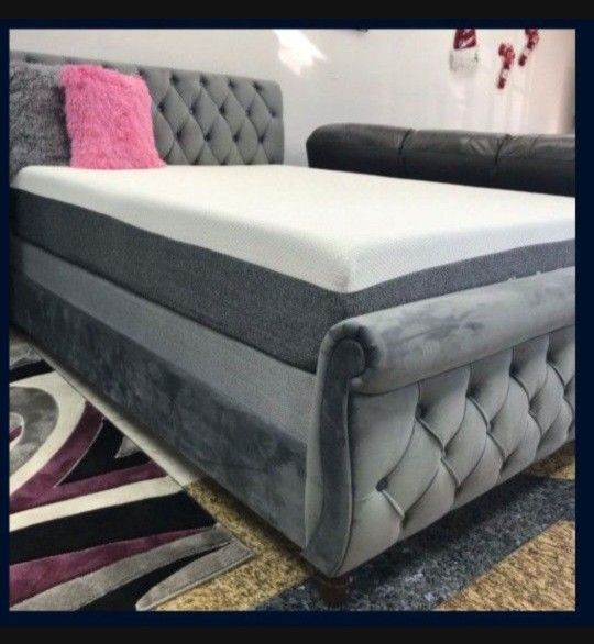*Weekly Feature!!!* Sophisticated Gray Velvet Fabric King...