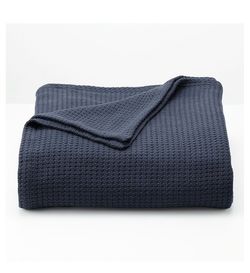 THROW BLANKET