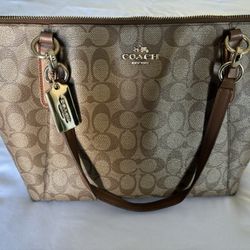 Large Coach Hand Bag